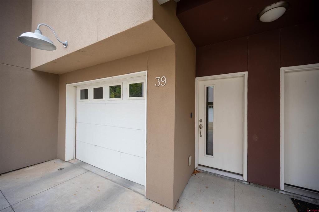 1140 Carbon Junction 39 — photo