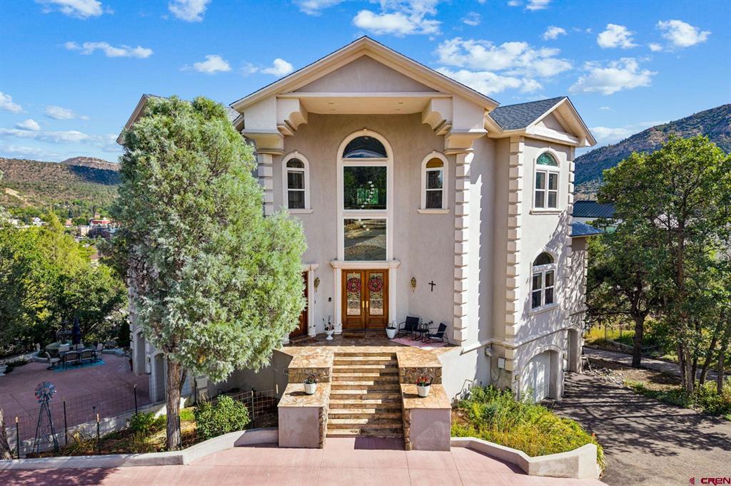 10 Falcon Way — photo