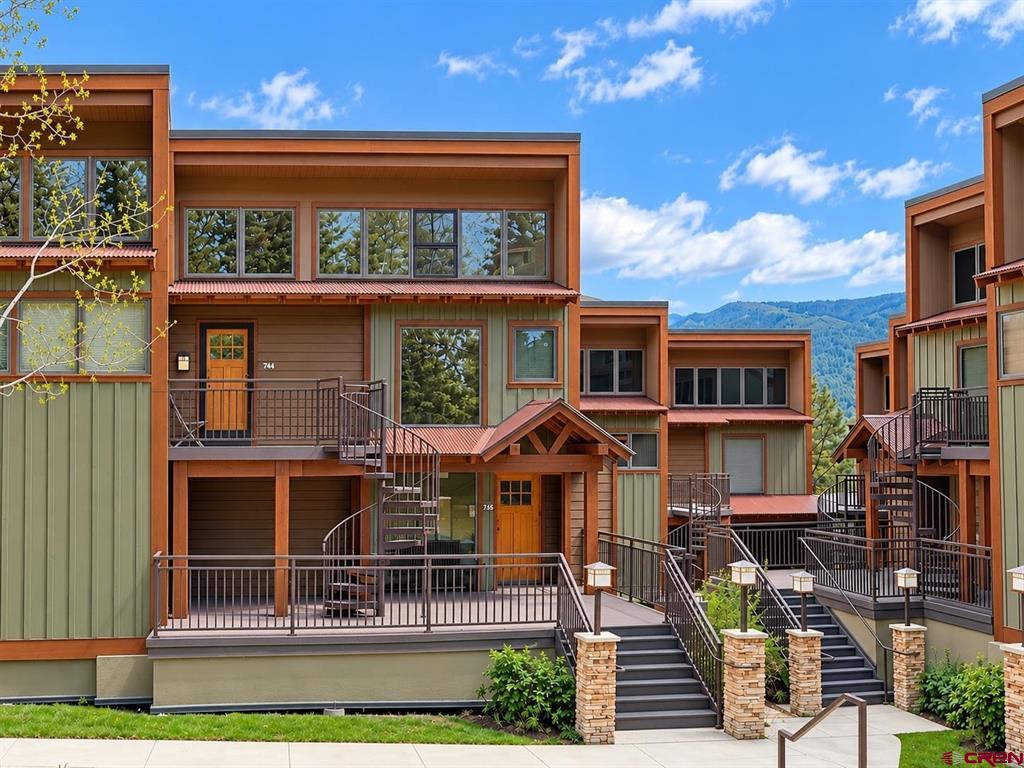 365 S Tamarron Drive Unit 744 — photo