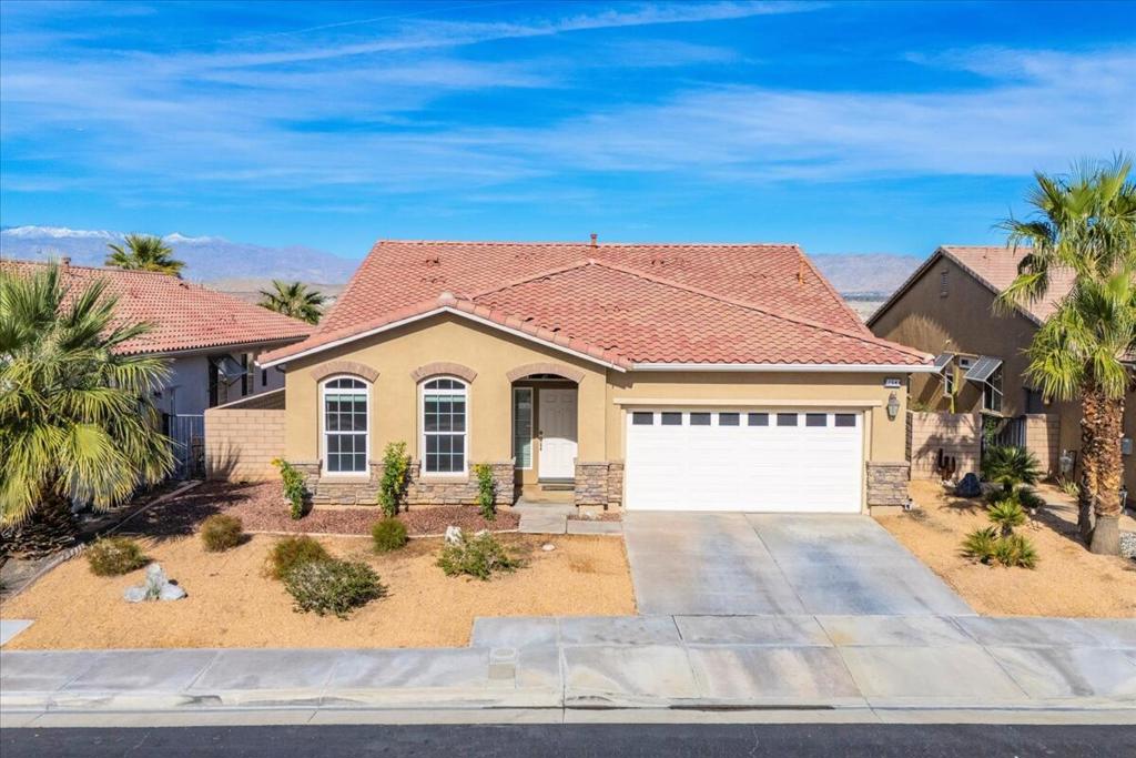 2590 Windmill Way — photo