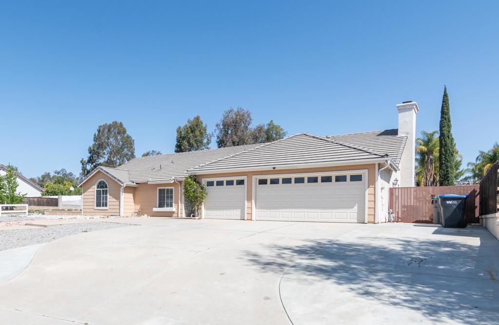 27250 Darlene Drive — photo