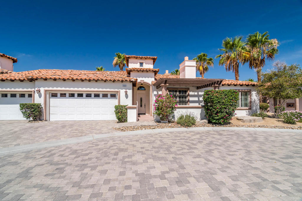 208 Piazza DI Sotto — photo