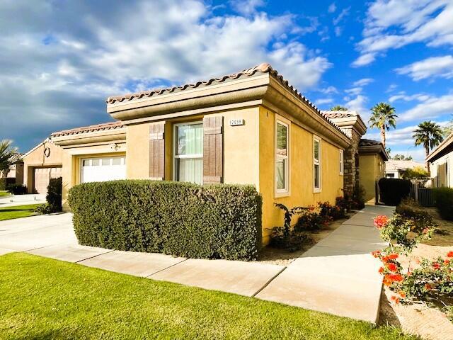82098 Travolta Avenue — photo