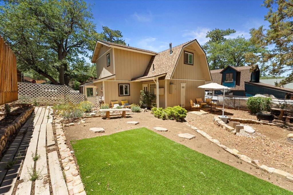 819 Holmes Lane — photo