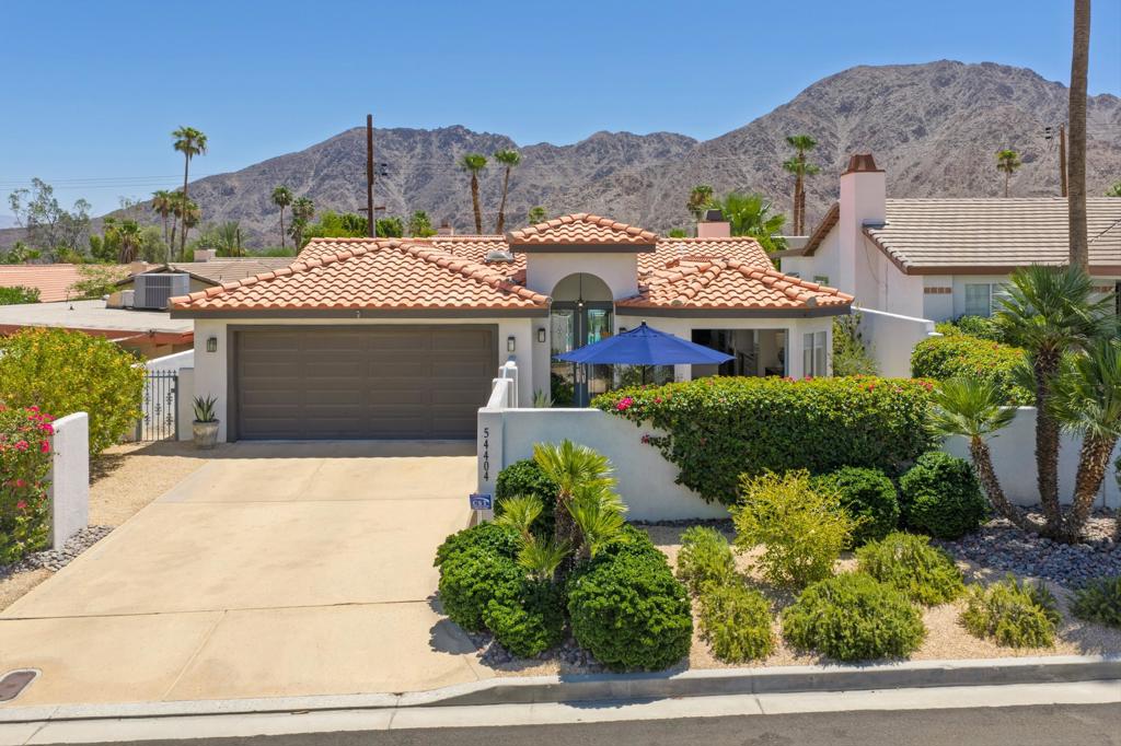 54404 Avenida Madero — photo