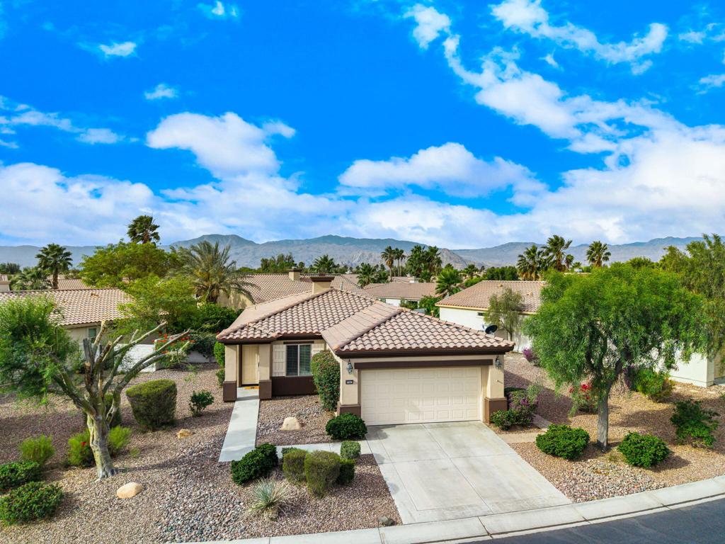 80443 Avenida Linda Vista — photo