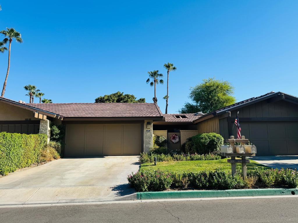 203 Wild Horse Drive — photo