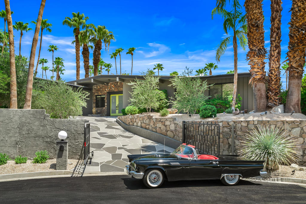 1010 W Friar Court — photo