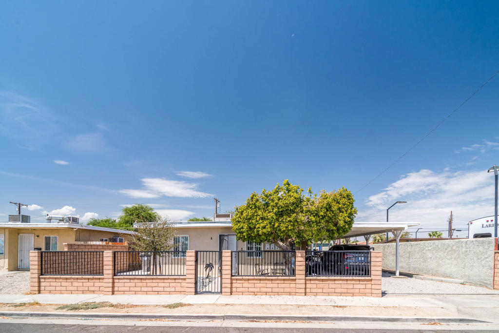 45749 Salton Street — photo