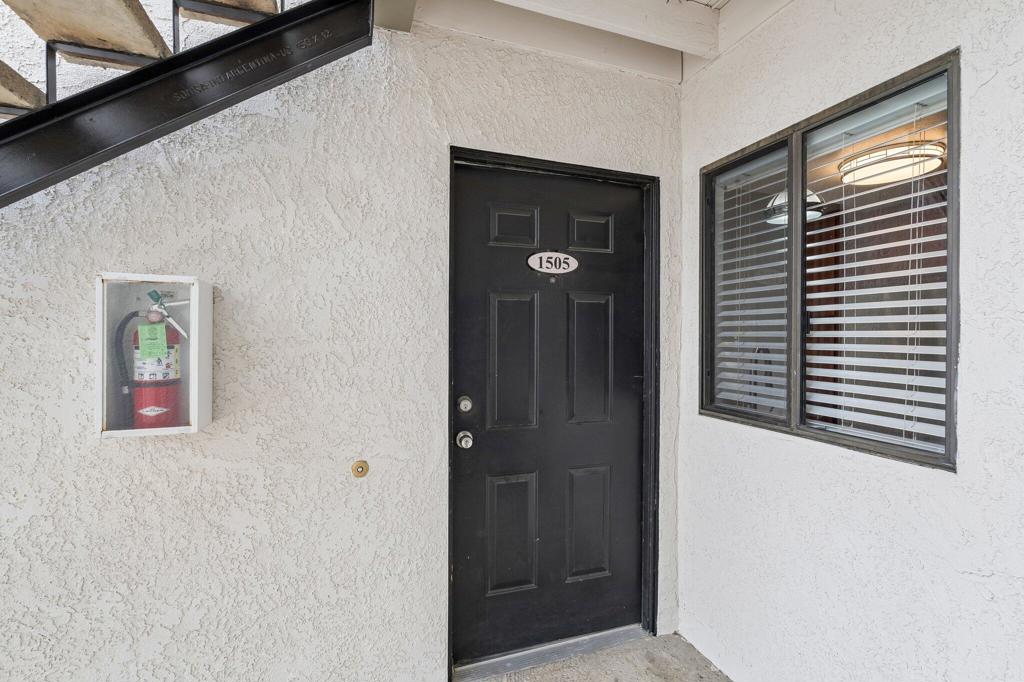 78650 Avenue 42 1505 — photo