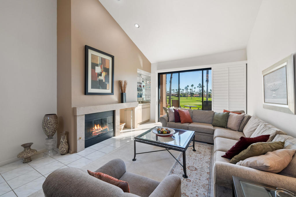 38118 Zinnia Lane E — photo