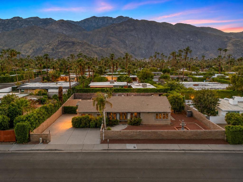 1145 S Sunrise Way — photo