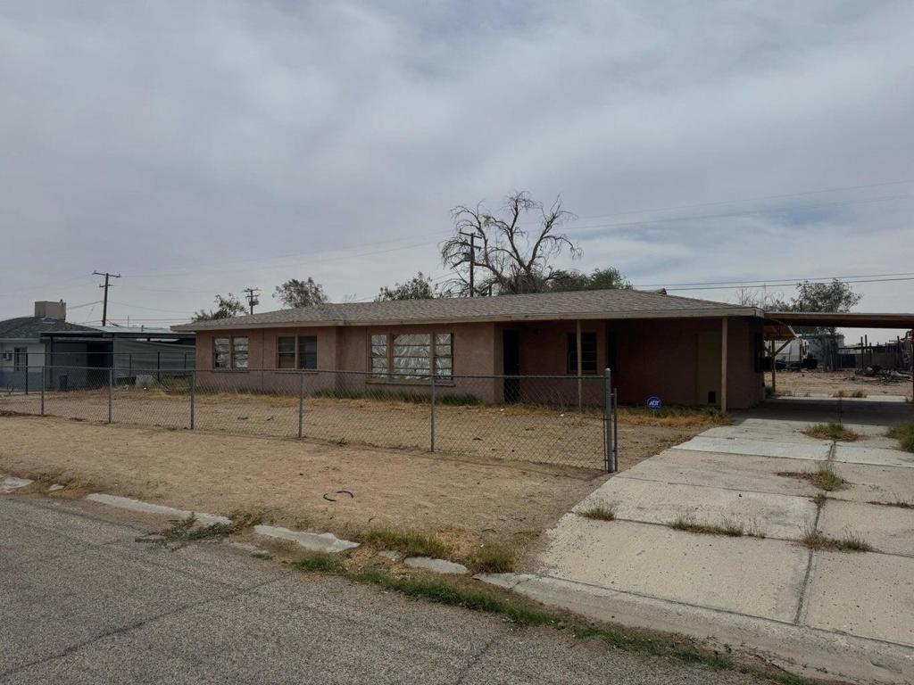 17569 Blythe Way — photo
