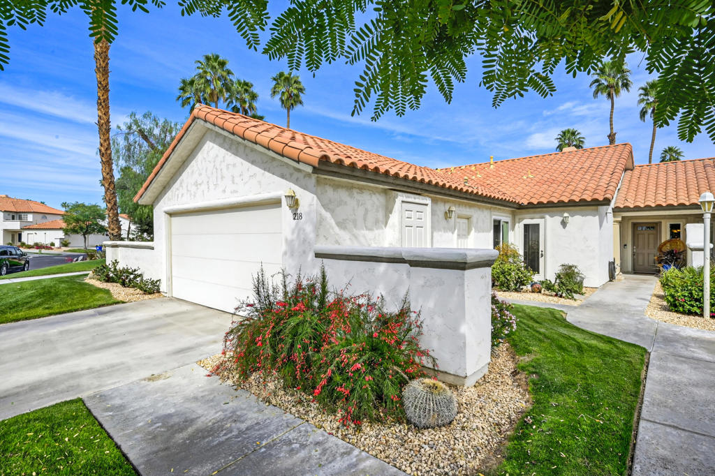 218 Desert Falls Drive E — photo