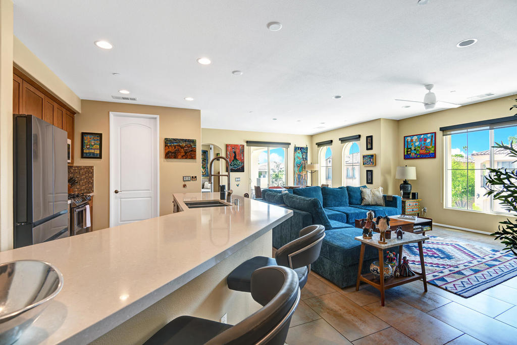 1402 Guzman Lane — photo