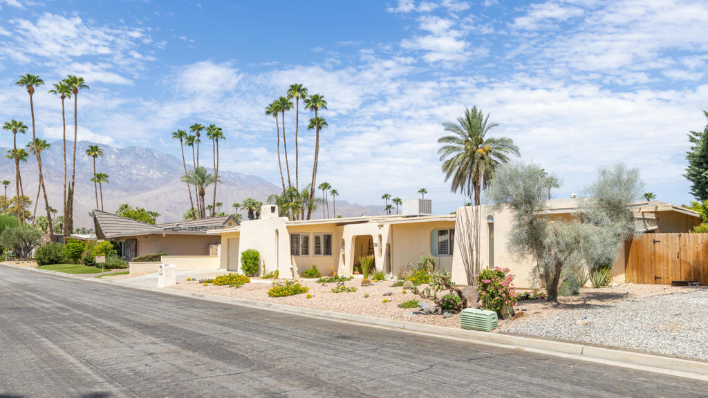 5282 E Lakeside Drive — photo