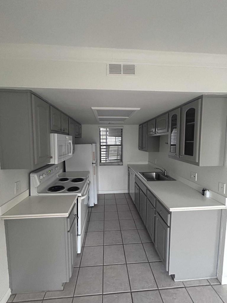 43376 Cook Street 161 — photo