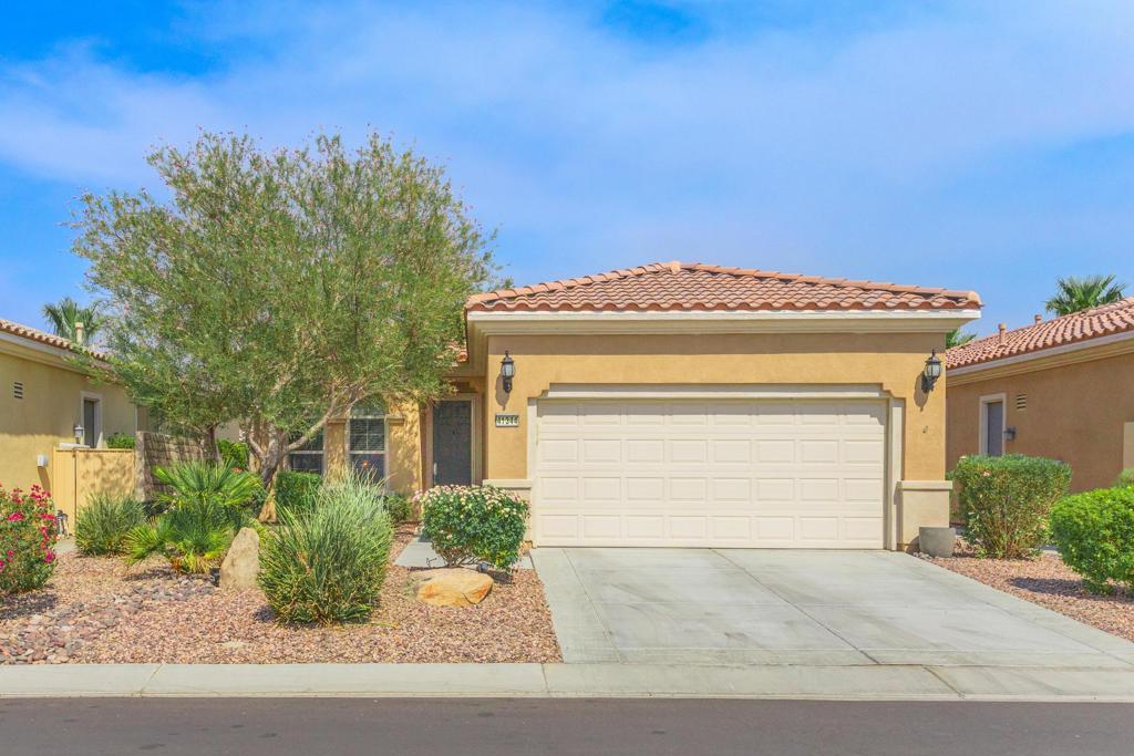 41344 Calle Pampas — photo