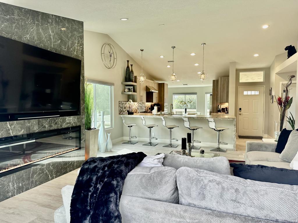 348 Vista Royale Drive — photo
