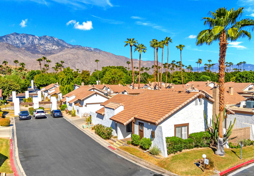 2467 Miramonte Circle W a — photo