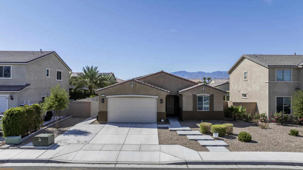 84465 Calle Chavez — photo