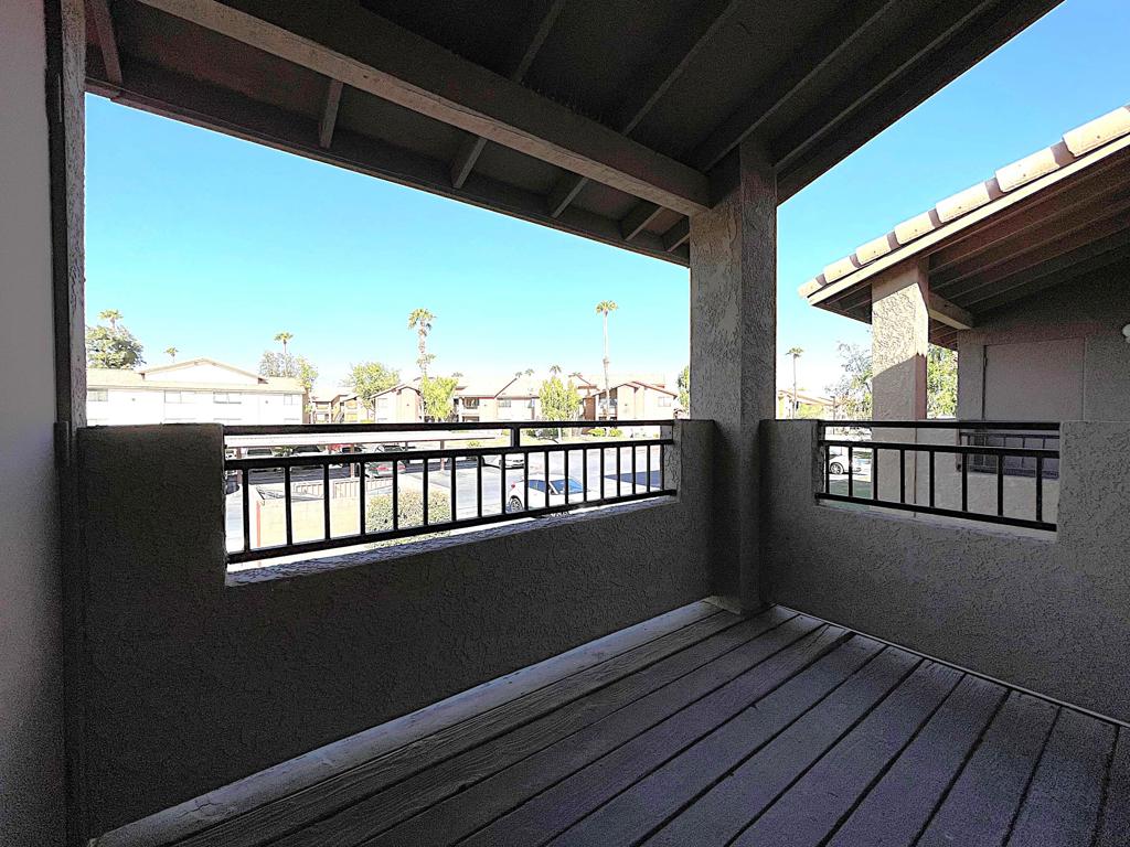 78650 Avenue 42 1606 — photo