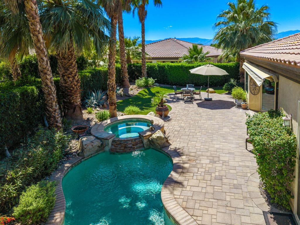81609 Avenida Estuco — photo