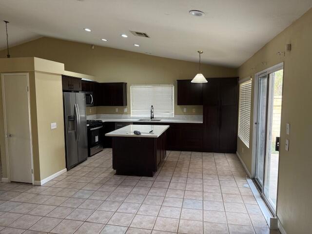 49084 Violet Street — photo