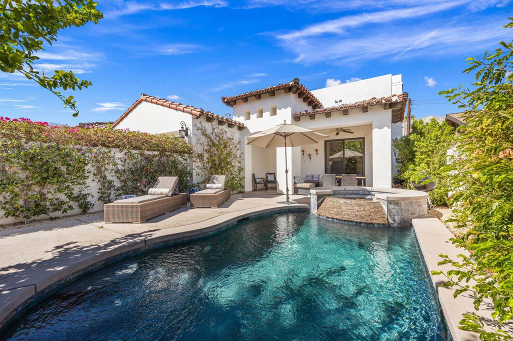 53385 Avenida Mendoza — photo