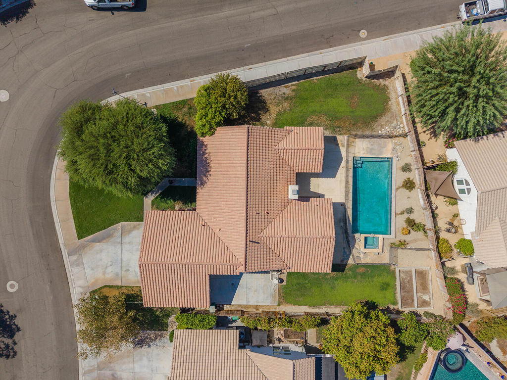 44435 Buttercup Lane — photo