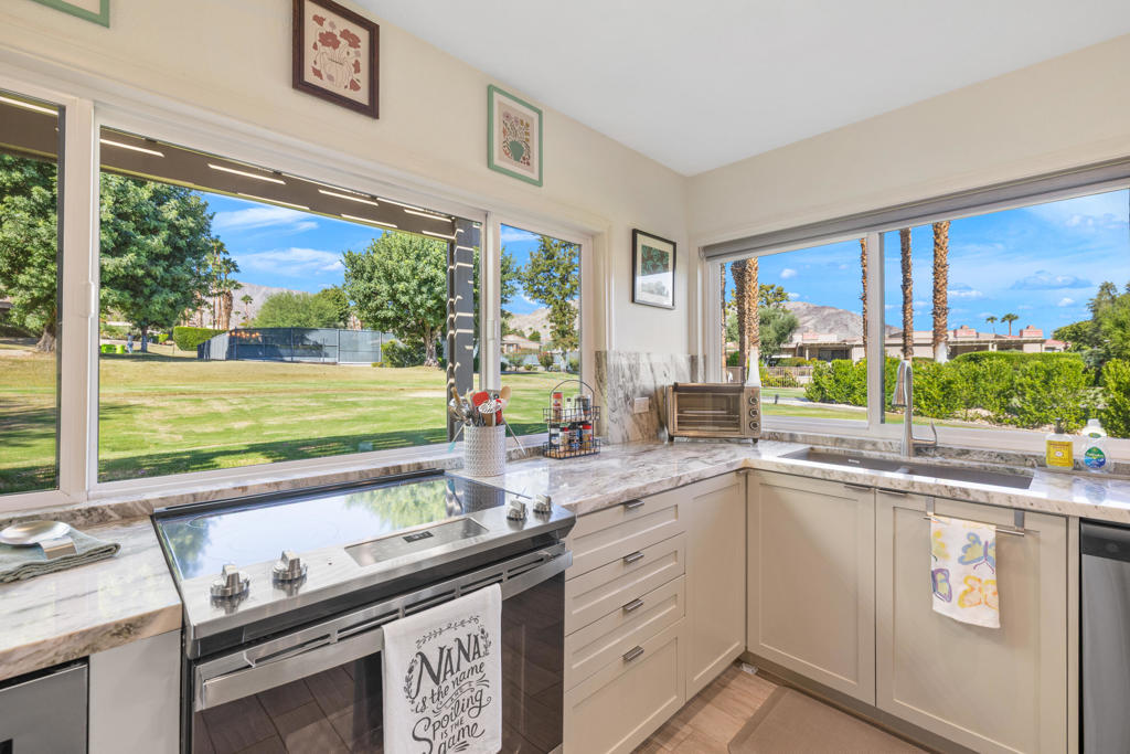 72620 Rolling Knoll Drive — photo