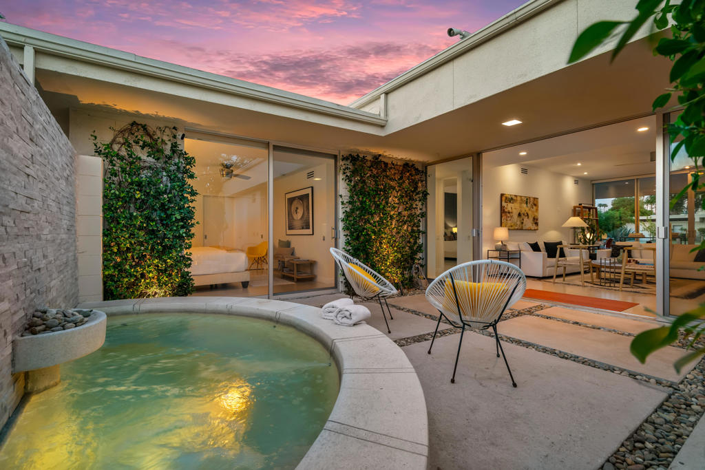 260 Desert Lakes Drive — photo