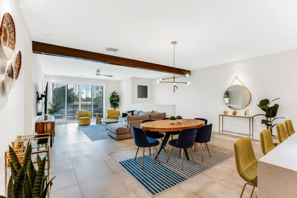 160 The Riv — photo
