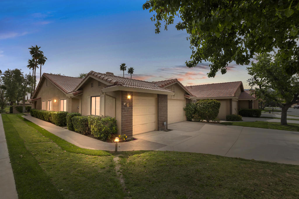 6 Maximo Way — photo