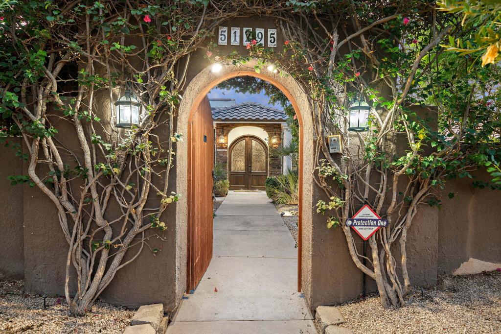 51295 Calle Quito — photo