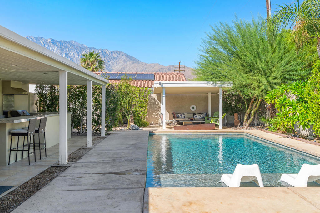 2888 E Venetia Road — photo