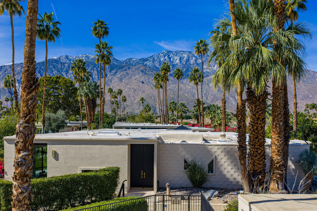 199 Desert Lakes Drive — photo