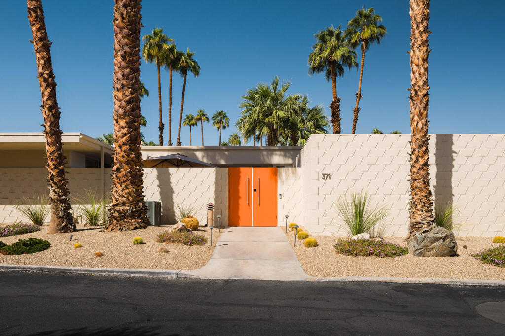371 Desert Lakes Drive — photo
