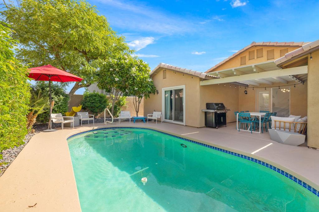 53045 Avenida Alvarado — photo