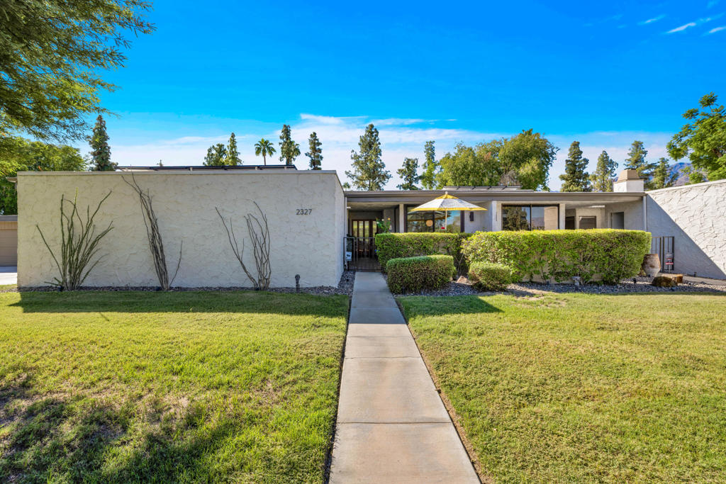 2327 Casitas Way — photo