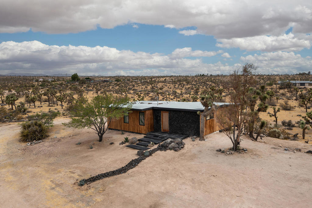 58223 Sunflower Drive — photo