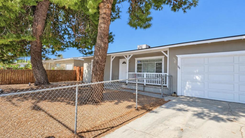 581 E Hoffer Street, Banning, CA 92220 — photo 2