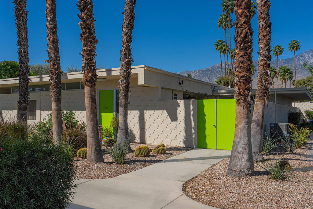 338 Desert Lakes Drive — photo