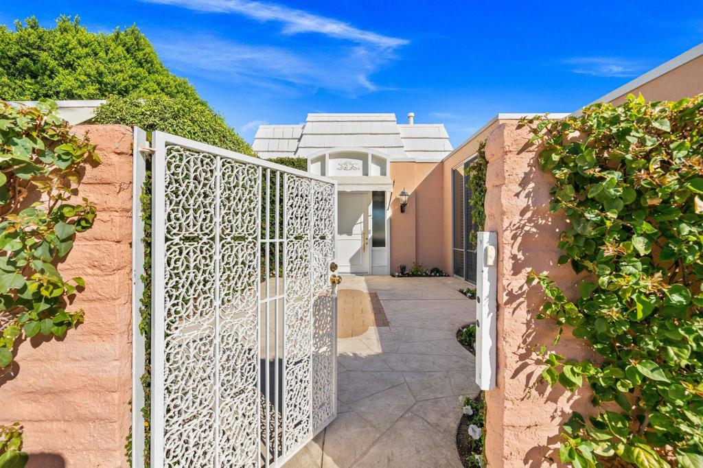 47140 El Menara Circle — photo