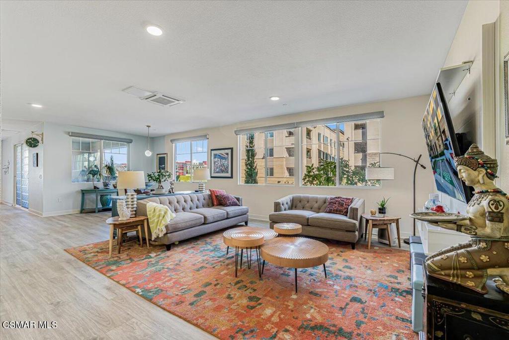 2870 Wagon Wheel Road 203 — photo