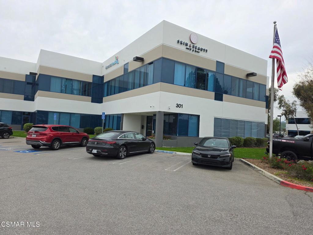 301 Science Drive 270 — photo