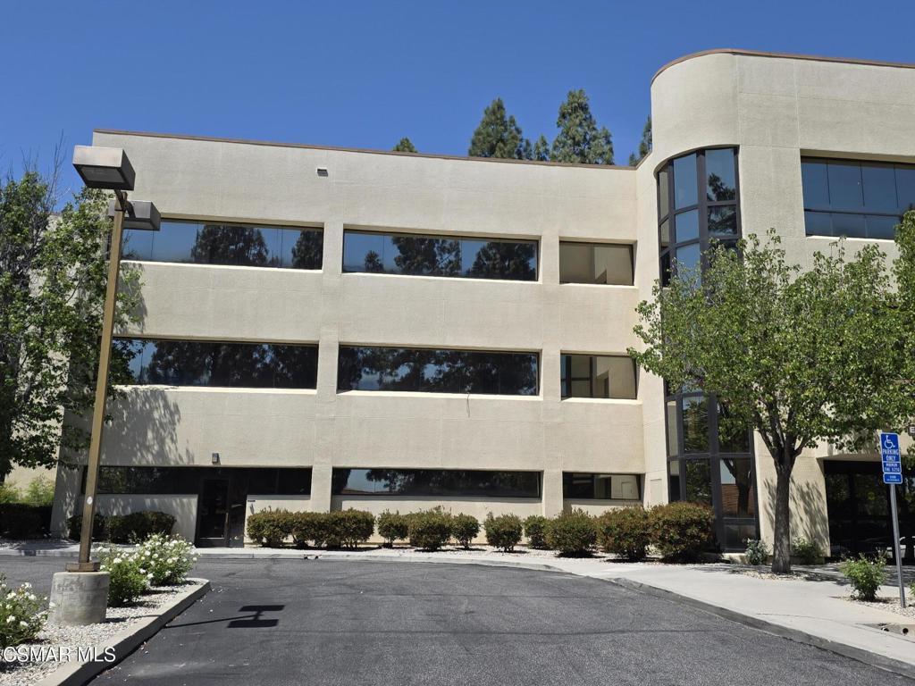 2876 Sycamore Drive 201 — photo