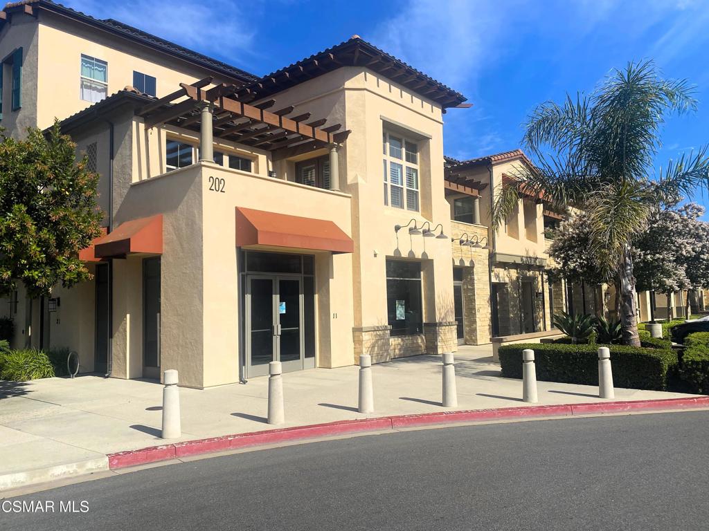 202 Village Commons 13 — photo