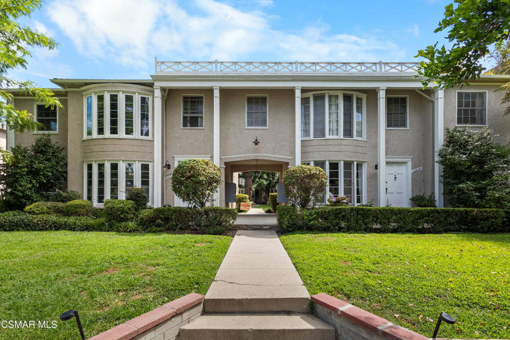 15234 Dickens Street 1/4 — photo