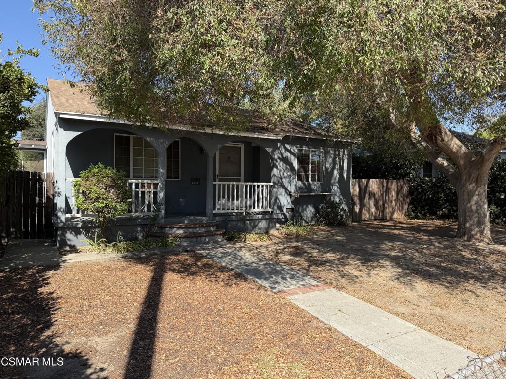 8847 Lindley Avenue — photo